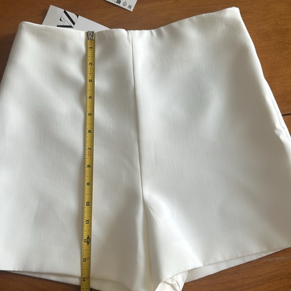 Fully lined white high waisted Zara shorts - Picture 4 of 5